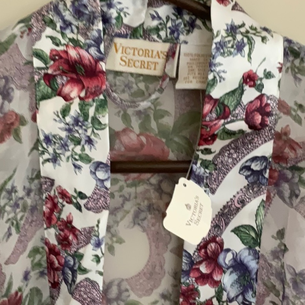 NWT 90s Victoria’s Secret Gold Label Nightie (S) Robe Paisley Roses